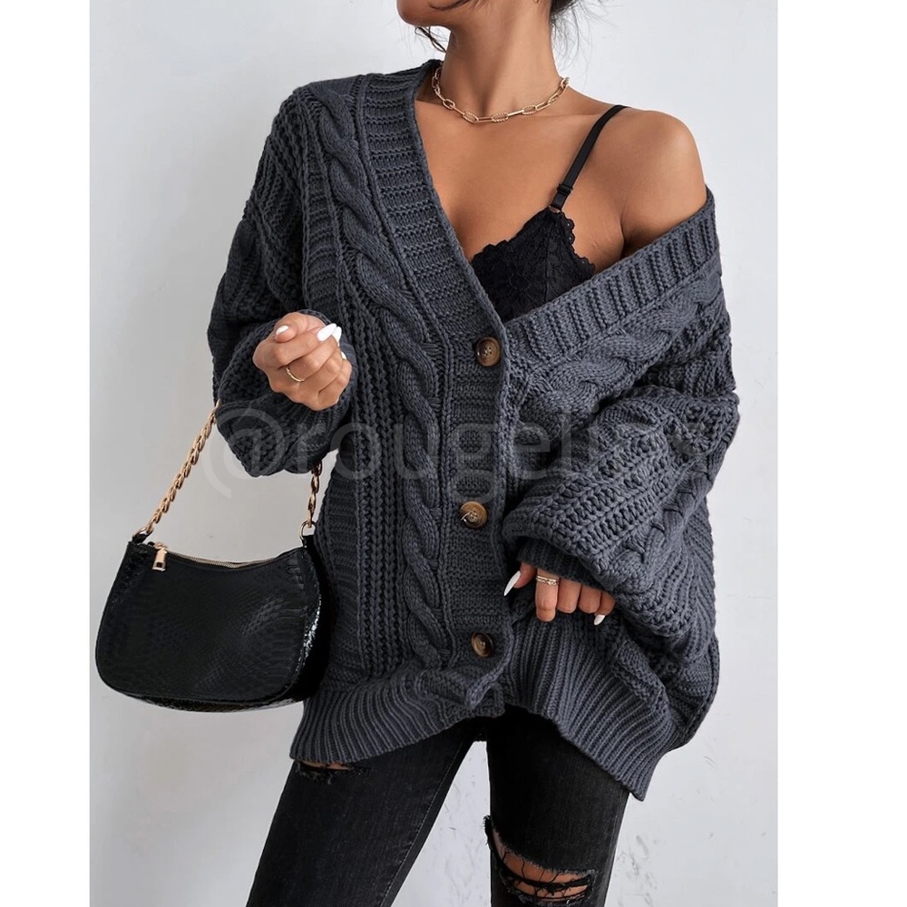 Oversized Grey Cable Knit Cardigan Long Sleeves Hip Length Buttoned - Picture 3 of 16